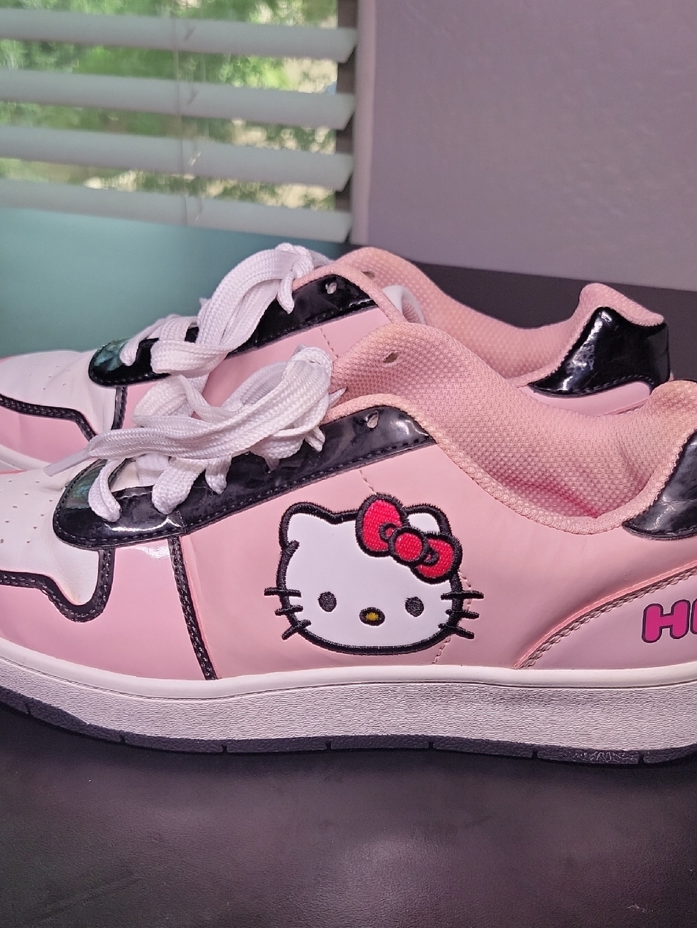 Hello Kitty Pink and Black Casual Court Sneakers Womens Size 8